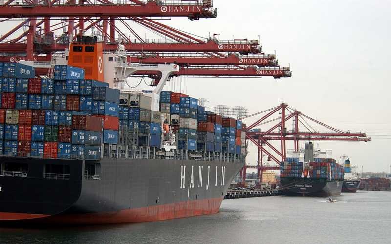  Товарните кораби подминават Китай, а щетите за търговията растат