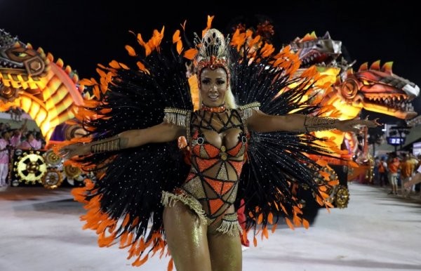  Карнавалът в Рио: Цветен, секси и много самба