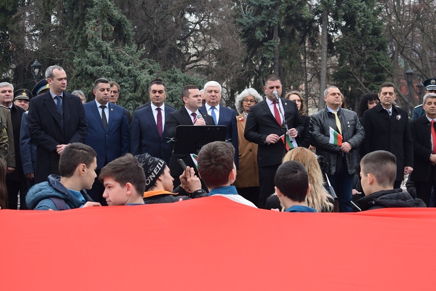 Русе отбеляза 3-март с парад на специализирана техника и поклон пред загиналите за свободата на България