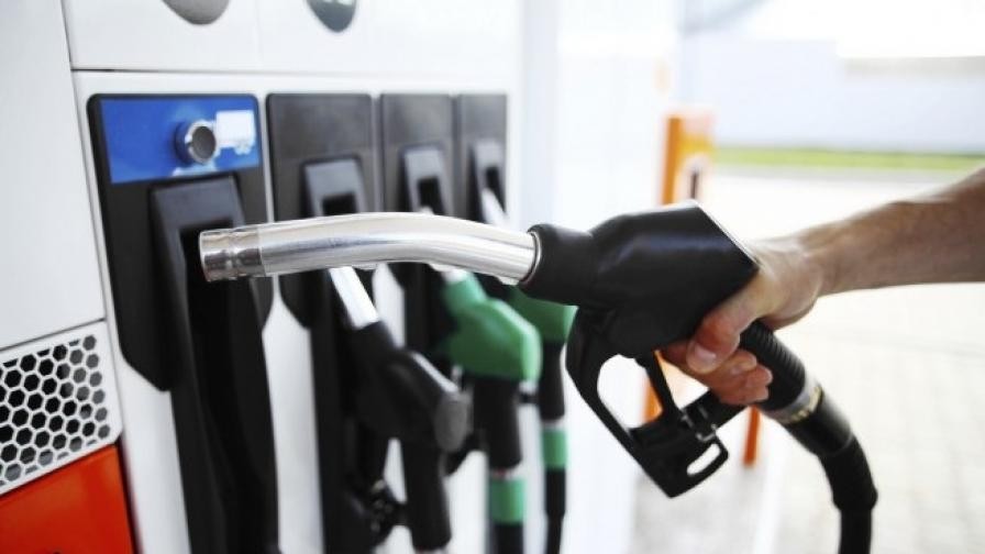 Прокуратурата иска КЗК да провери цените на горивата у нас 