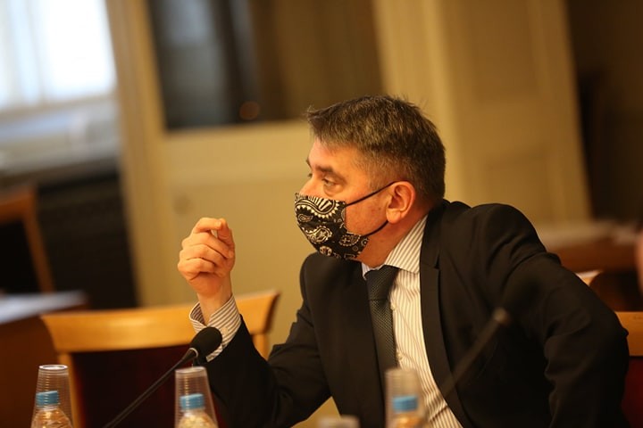 Министър Кирилов не вижда тормоз и заплахи върху потребителите от колекторите