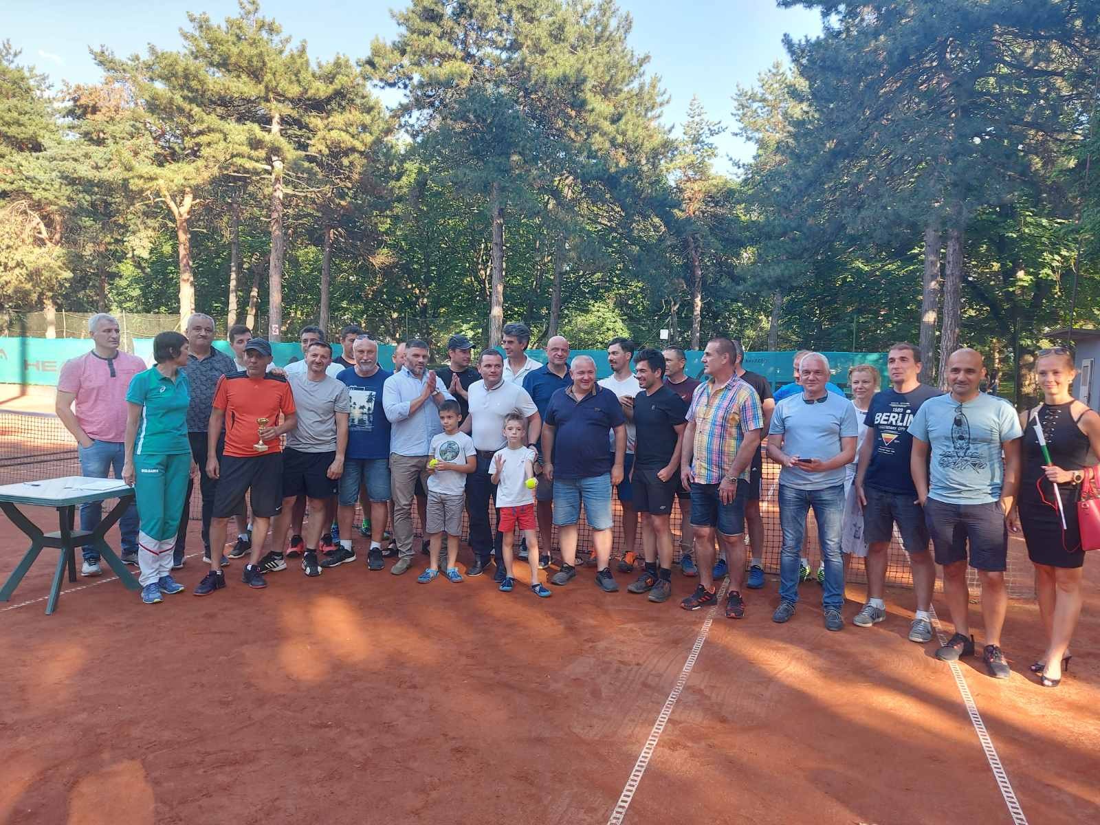 Кметът Пенчо Милков награди победителите в 6-тото издание на тенис турнира 