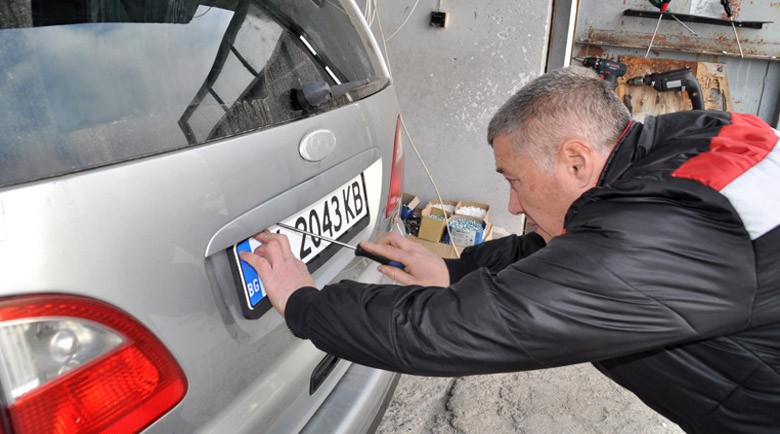 Коронавирусът сви близо наполовина регистрациите на превозни средства в България