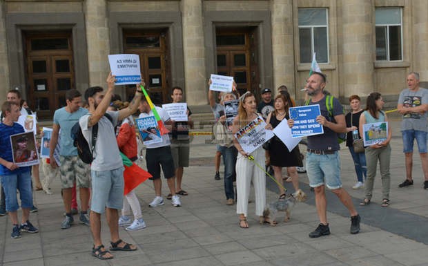 Протест срещу управлението на България има за седма вечер в Русе