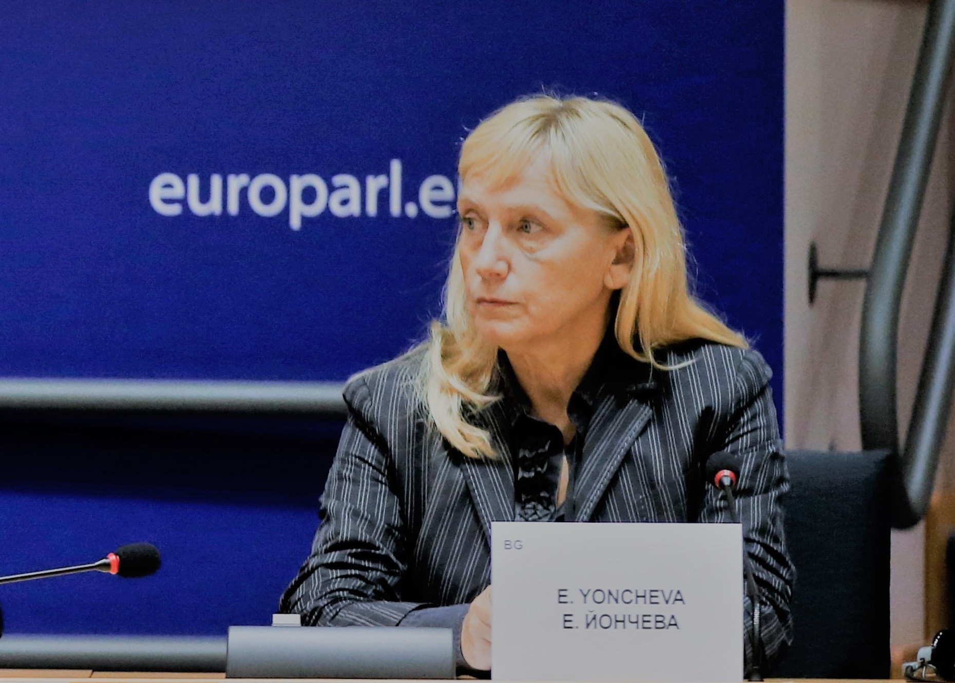 Евродепутатите Елена Йончева и Радан Кънев предизвикват изслушване в Европейския парламент за институционалната криза в България