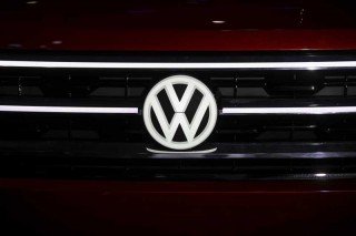   На първо място се класира германската Volkswagen, която изкарва по 9202.88 долара в секунда, достигайки годишни брутни приходи от 290 млрд. долара