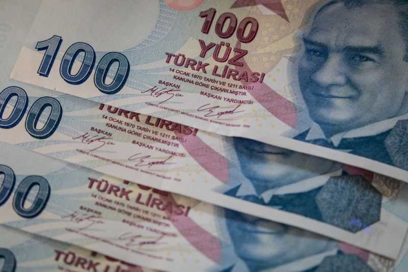  Турската лира достигна най-ниското си равнище спрямо долара