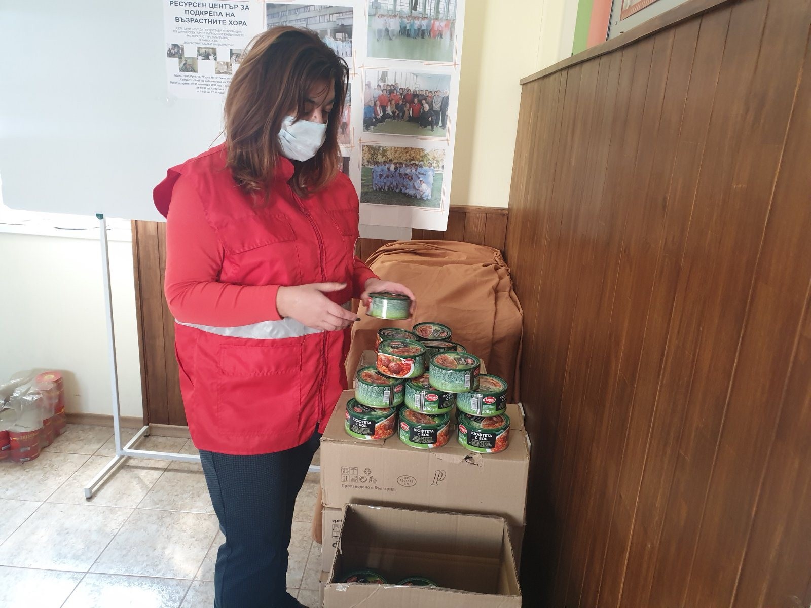 Кризисната трапезария на БЧК – Русе получи голямо дарение от хранителни консервирани продукти