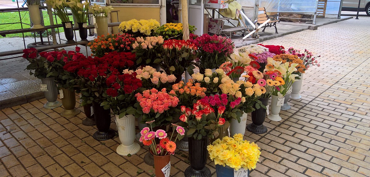 Определени са местата за продажба на цветя на открито на 8 март