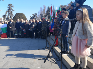 Конкурсът „За да я има България“ и патриотични програми в детските градини допълниха празника