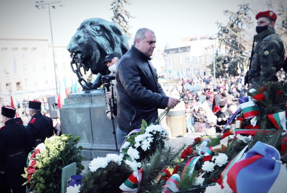 Патриотите от ВМРО – Русе почетоха Националния празник на Република България