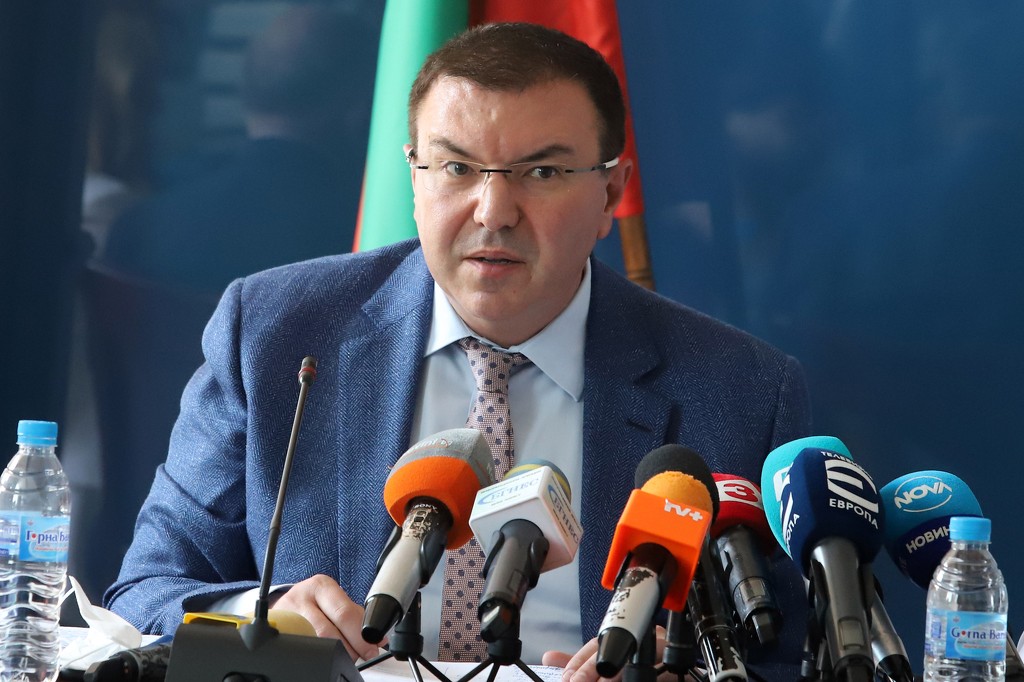 Министър Ангелов докладва на премиера Борисов за епидемичната обстановка в страната
