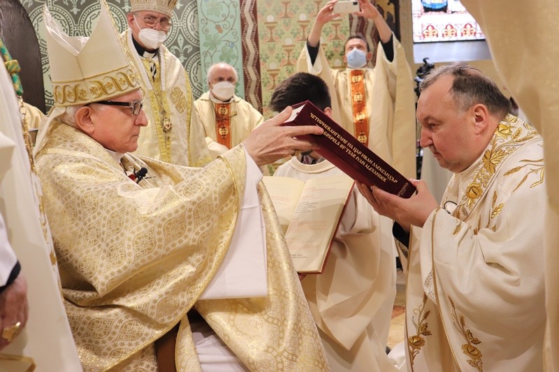 Монсеньор Страхил Каваленов официално оглави Никополския диоцез
