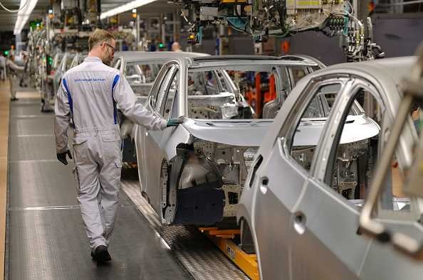 Преходът към електромобили ще заличи 200 000 работни места в Германия
