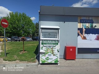 Мобилен пункт за дрехи също ще събира дрехи в понеделник и вторник