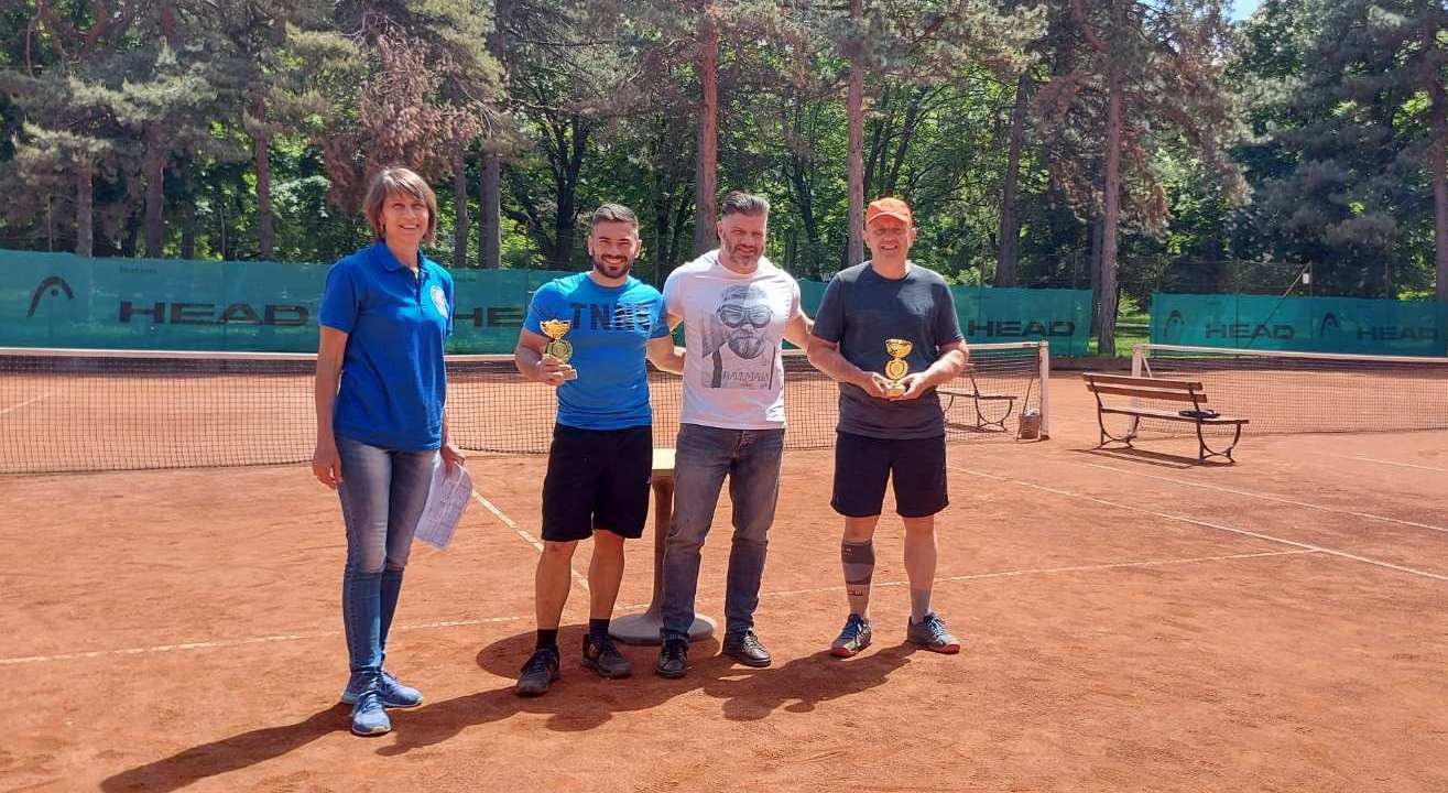 Мартин Бригов и Росен Коев са победителите в 8-я тенис турнир Русе- приятели 2021