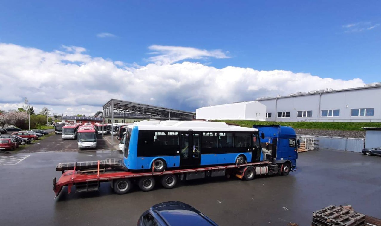 Днес доставят първия от 20-те нови електробуса. От 2022 година градският транспорт става общински