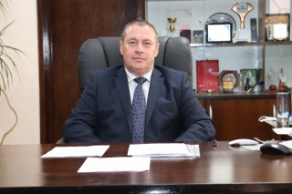 Чрез управлението на държавните структури в региона и по-точно- чрез назначаване на приближени хора, смята адвокат Българинов