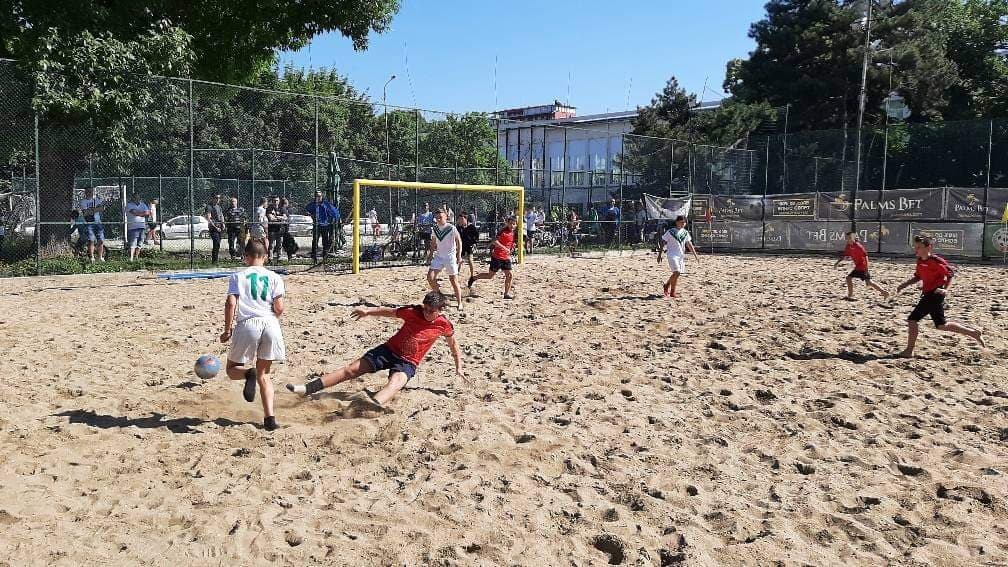   Шампиони по плажен волейбол са футболистите от МГ „Баба Тонка“