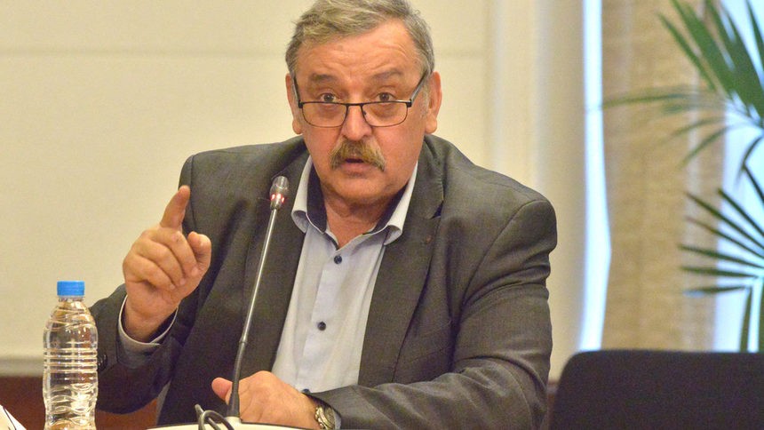 Вълна от реакции заля мрежата след пенсионирането на професор Тодор Кантарджиев