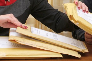 Половината от нарушенията са свързани с неспазване на срокове, непубликуване на информация и пропуски при оформянето на документите, но в другата половина от случаите има съществени нарушения.