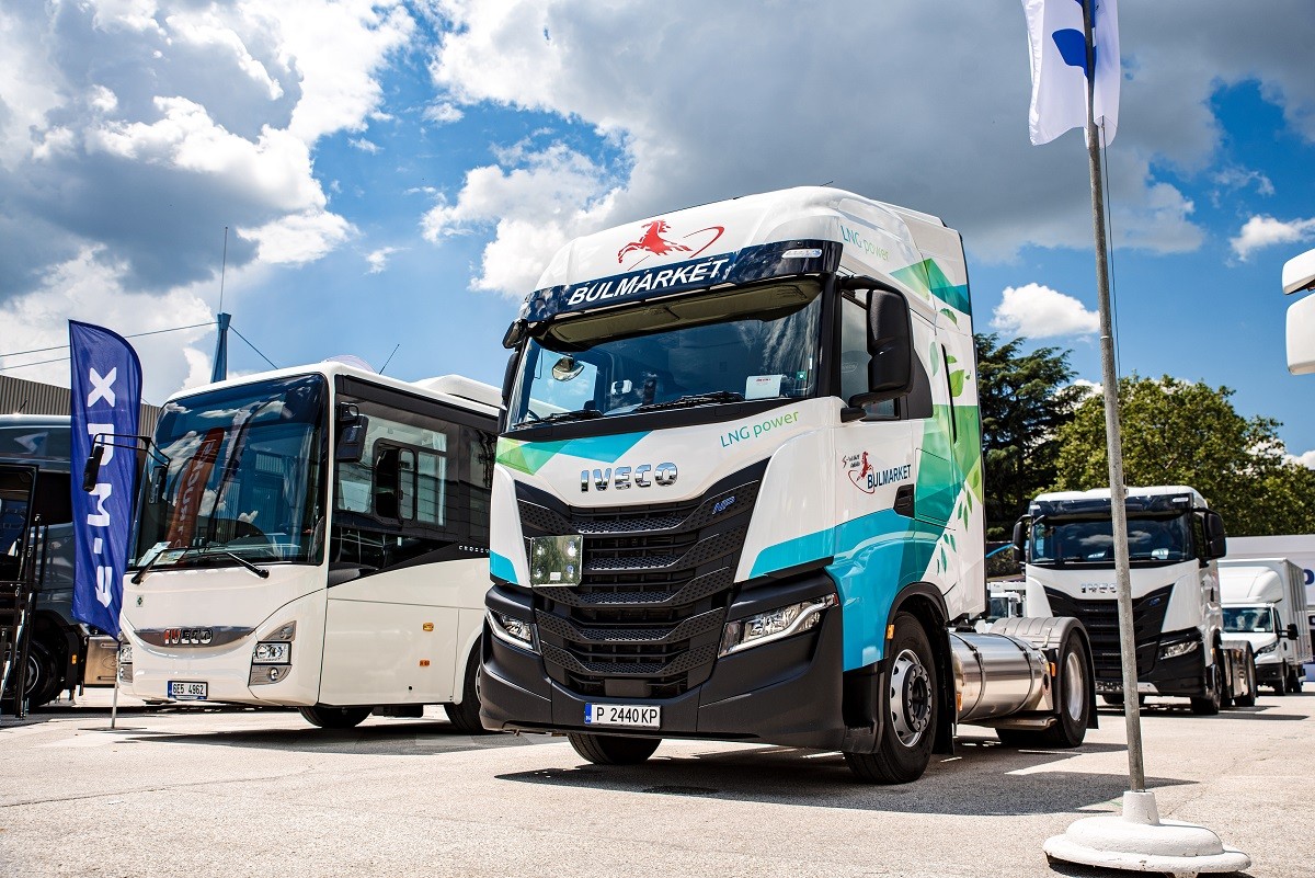 IVECO представя революционен камион на природен газ на TRUCK EXPO