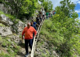 Това е България на Радев - еднолична диктатура, възмути се Бойко Борисов на разходка в планината