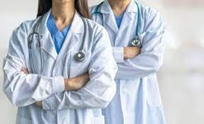 Осигуреността с общопрактикуващи лекари за Русенско е 4.5 на 10 000 души при 5.8 общо за страната. Намалява броят на младите лекари до 35 г. 