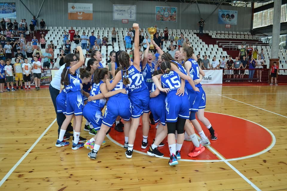 Заслужена победа с 58:55 над Берое и баскетболните момичета на Дунав - Русе 2016 са шампиони