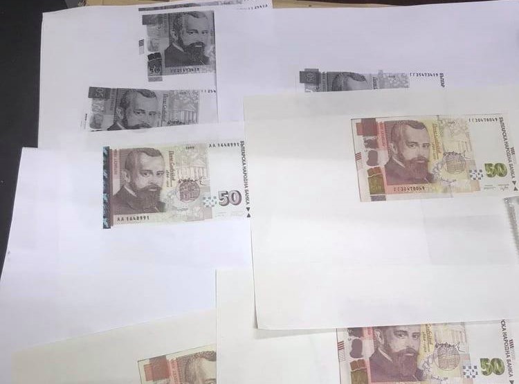 Русенски полицаи разкриха печатница за пари
