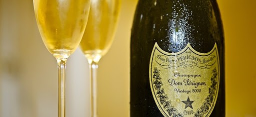 4 август 1693 г. е рожденият ден на шампанското