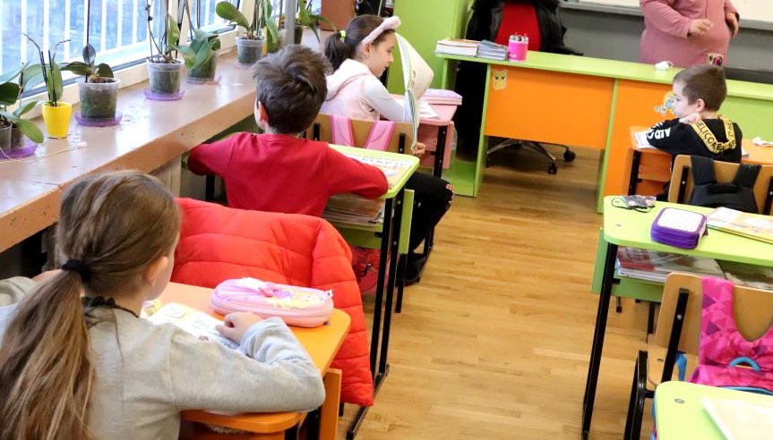 За 60 на сто от учениците в Русе от 1 до 4 клас родителите са дали съгласие да учат присъствено, за областта процентът е 57 /обновена/