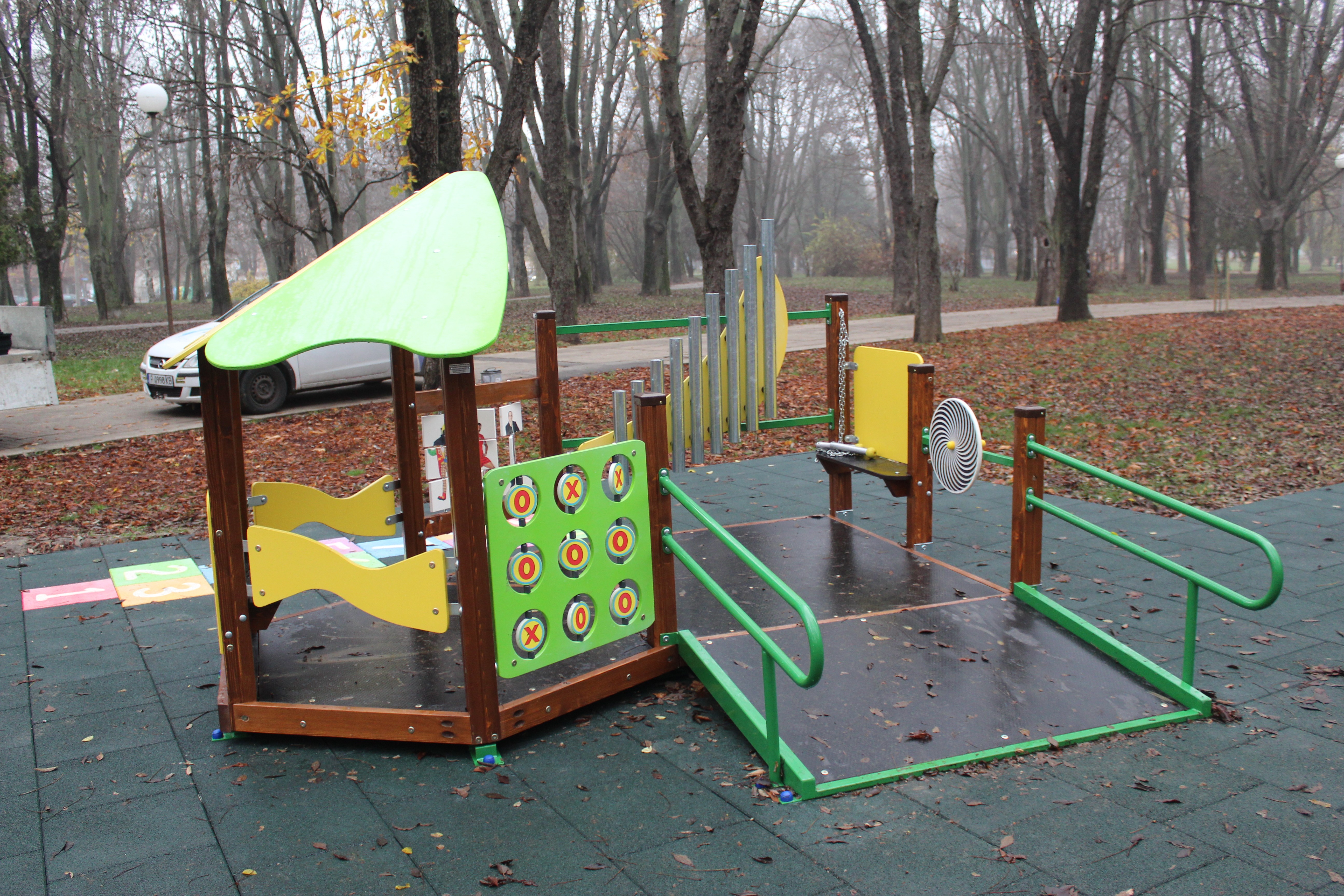 Откриха ново съоръжение за деца със специални потребности в Парка на възрожденците