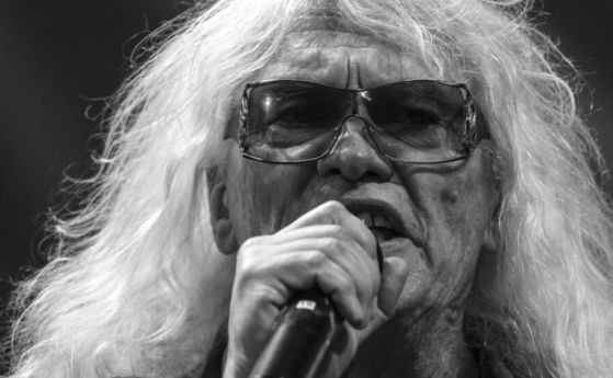 Почина Янош Кобор - вокалистът на групата, създала оригинала на ''Батальонът се строява'