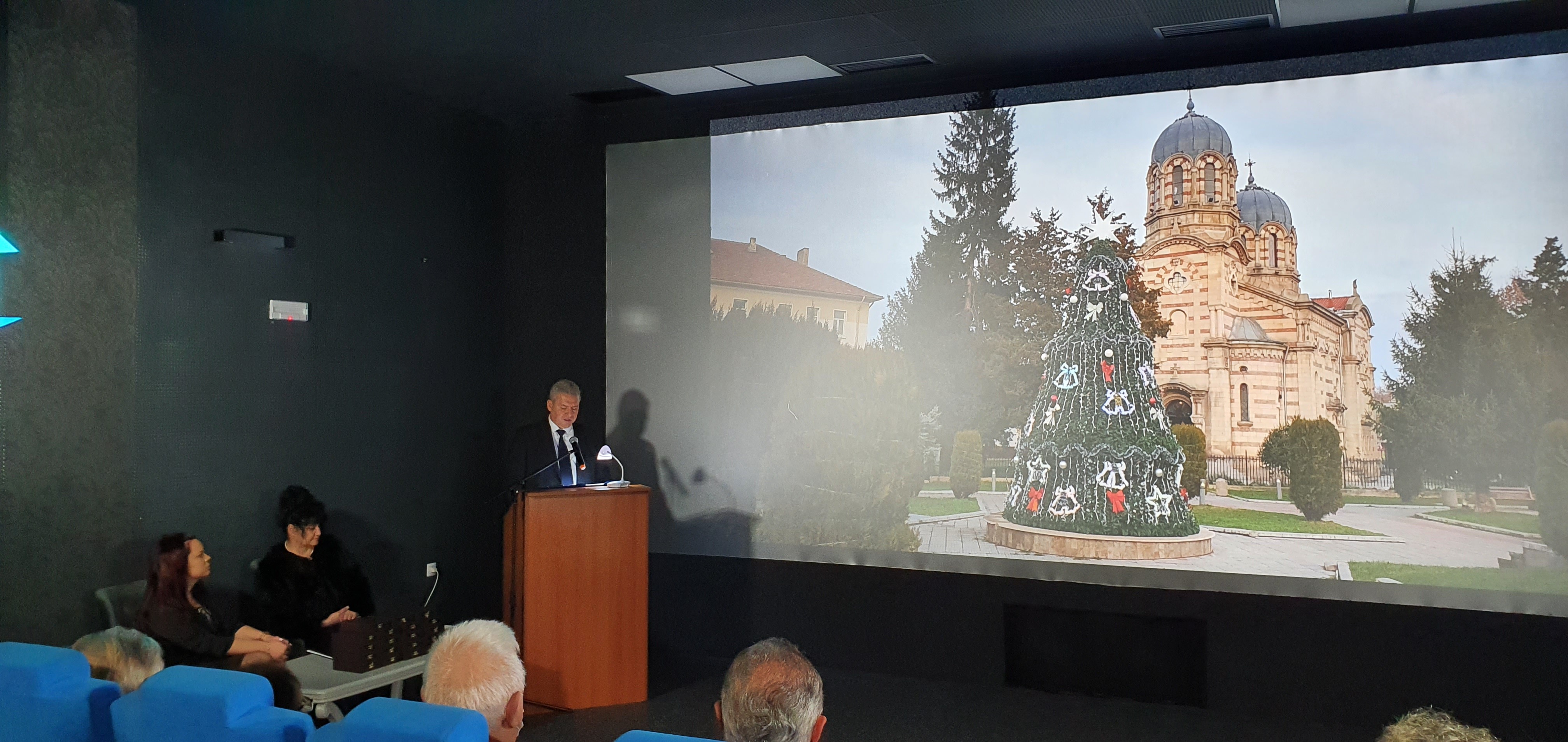 Кметът на Бяла Димитър Славов награди 19 свои видни съграждани по случай 130 г. от обявяването  населеното място за град