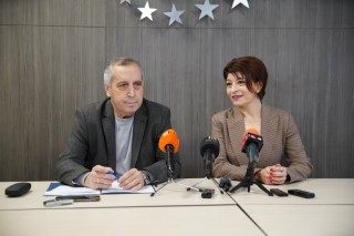 Десислава Атанасова: Няма да подкрепим решения, които ощетяват българските граждани, подкрепяме националния интерес! И двамата депутати потвърдиха убеждението си, че и този парламент ще е кратък
