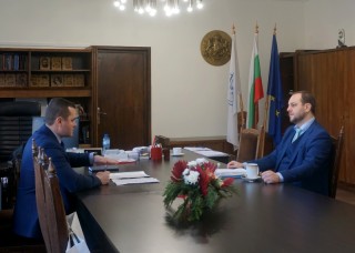 Заедно с екоминистъра  Борислав Сандов обсъдиха създаването на обществен съвет по въпросите за въздуха в Русе