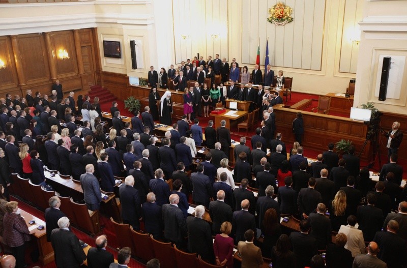 Хубаво е, че световният мир не зависи от българските политици