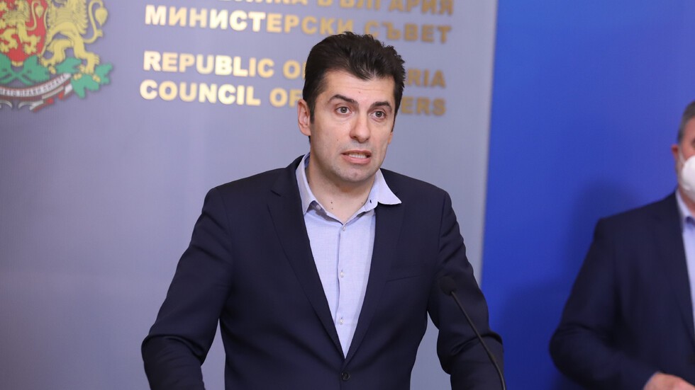  Кирил Петков иска оставката на Стефан Янев 