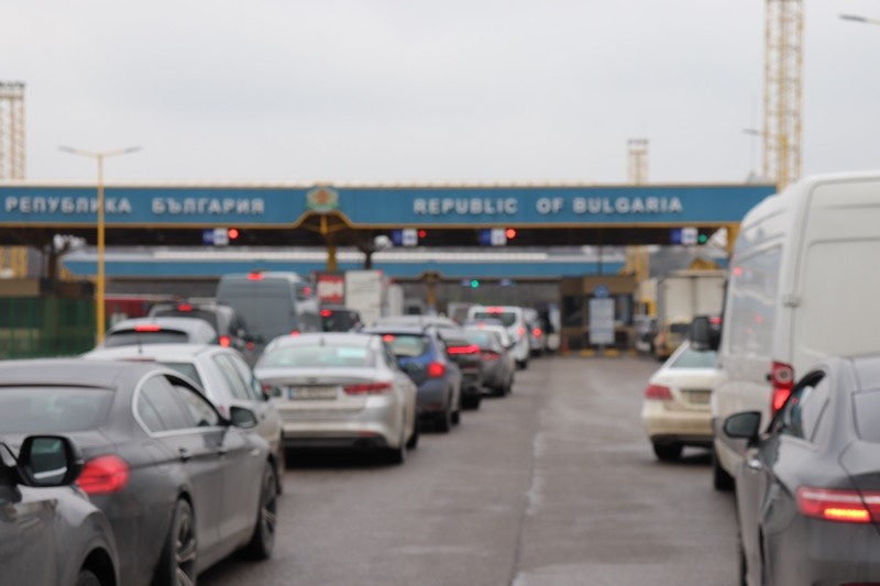 Близо 2700 души от Украйна са влезли в България при ГКПП  „ДУНАВ МОСТ“ при Русе
