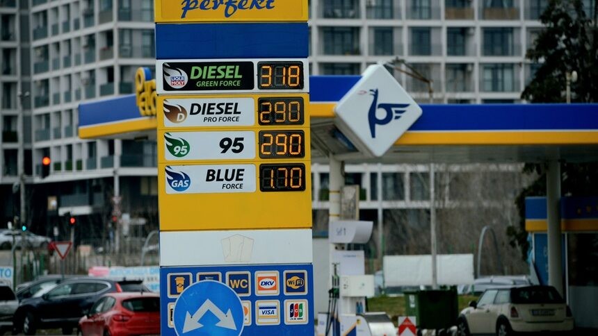    Цените на горивата ще продължат да се повишават плавно