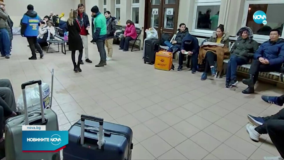  Доброволците за бежанците в Русе изнемогват

