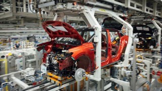 Автомобилни фабрики са изправени пред огромни логистични предизвикателства 