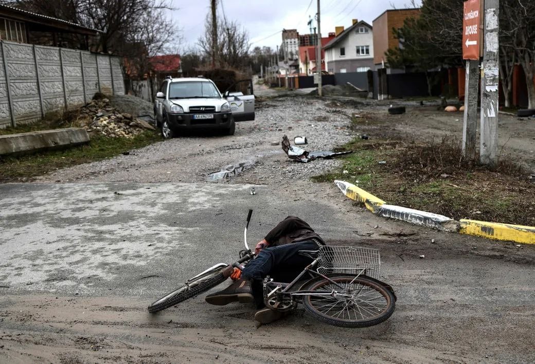 Как хората в Буча първо бяха убити, а после Москва ги изкара актьори