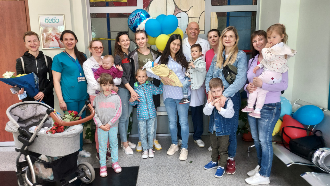 Завод на Кварцверке в Украйна вече има ново попълнение- две мъжки рожби се родиха в университетските болници ,,Медика