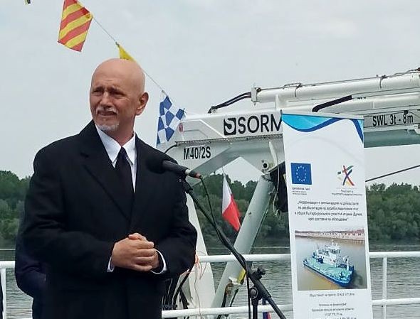 Пускат на ферибота Русе - Гюргево ще се забави от румънска страна с някой друг месец 