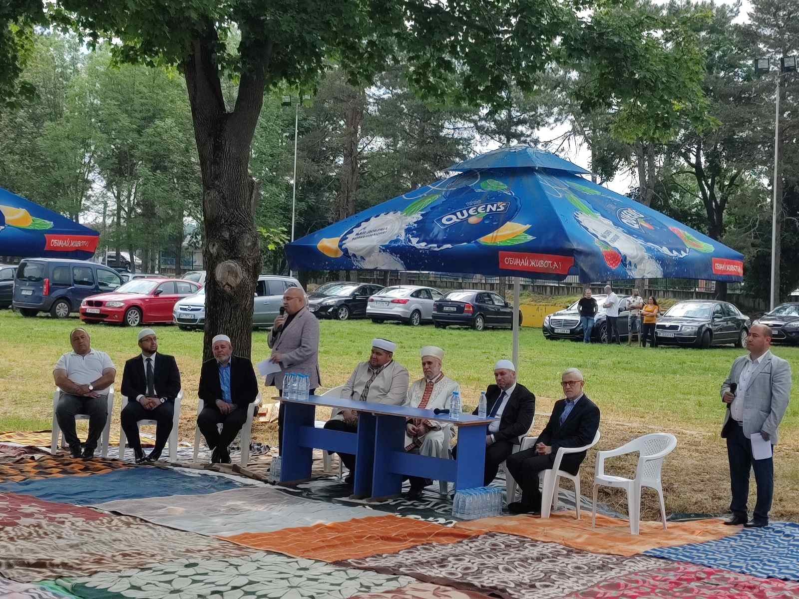 Традиционен курбан за здраве и берекет в Сливо поле уважи и главния мюфтия на България