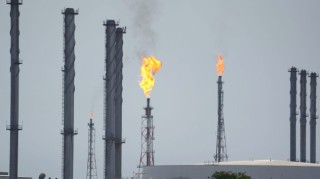 Високите нива на внос на втечнен природен газ спомагат за попълването на запасите и облекчават опасенията относно доставките в Европа