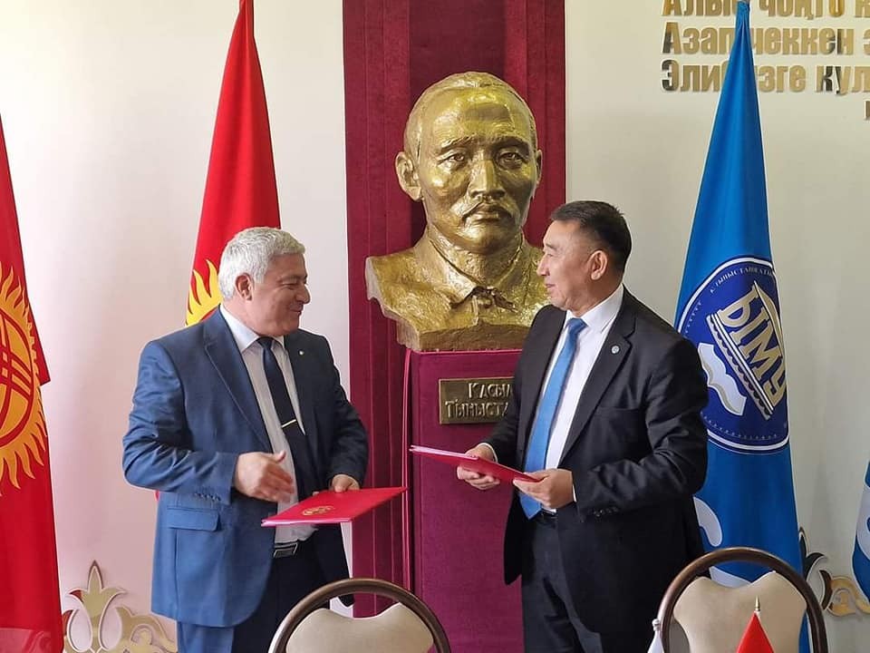 Подписван е  договор за  сътрудничество между университетите в Русе и в Каракол, Киргизстан
