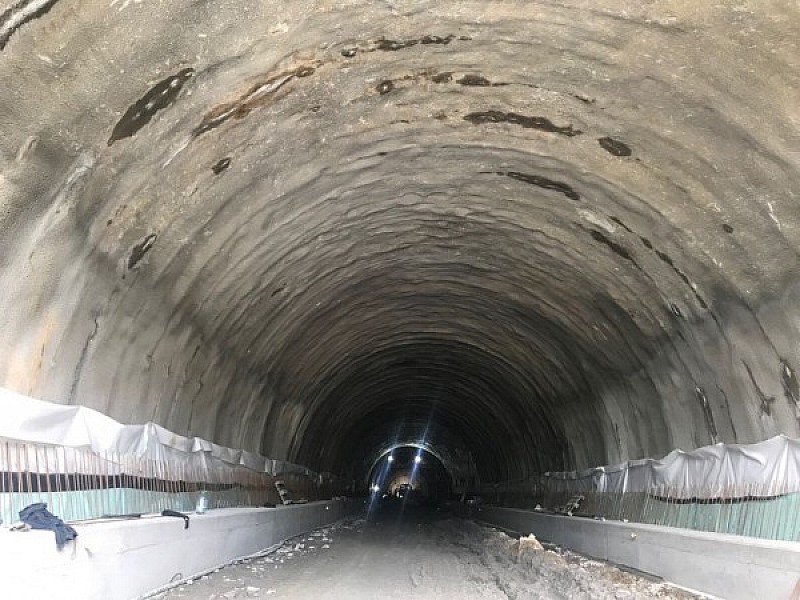 АПИ ще подпише днес договорите за проектиране и строителство и за строителен надзор на най-дългия тунел в страната-  под Шипка